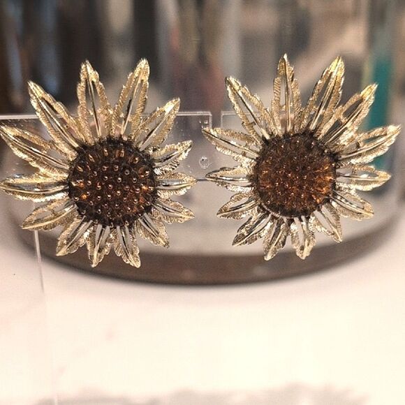 Vintage Sarah Coventry Large Star-Burst Clip On Earrings - Picture 6 of 12